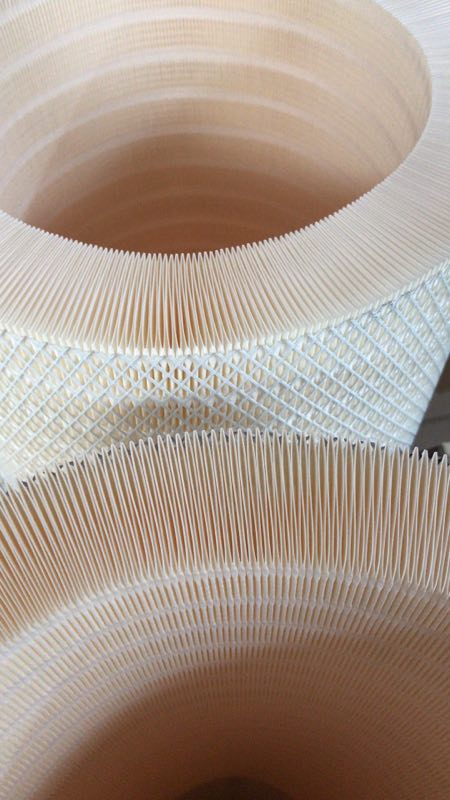 Visitez un client qui fabrique une cartouche de filtre à air pour turbine à gaz